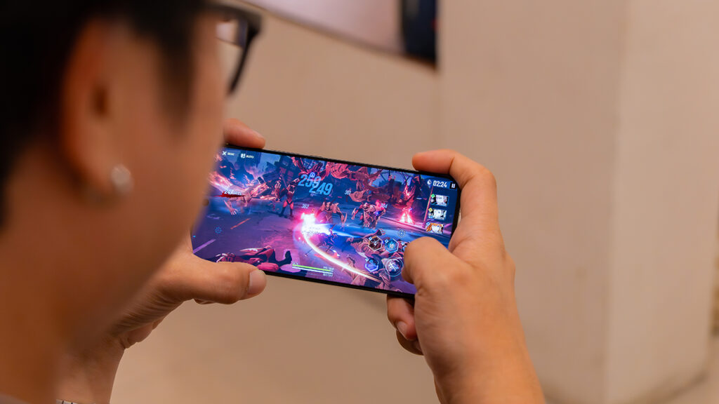 iQOO 15 Review 2026: The Performance Flagship